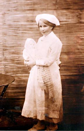 Mary Kelly at the Heatherton Carnival, in fancy dress as a nurse.  She won first prize of 10 shillings [picture].
