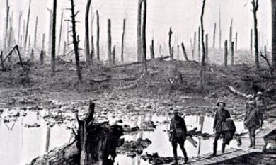 Battle field in Flanders in the first World War, craters, mud, soldiers [picture].