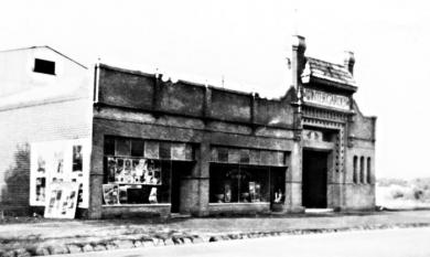 Winter Garden Parkers Road Parkdale, local picture theatre 1930 [picture].