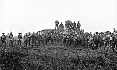 Australian soldiers pose with a British tank crew at Lamotte during first World War [picture].