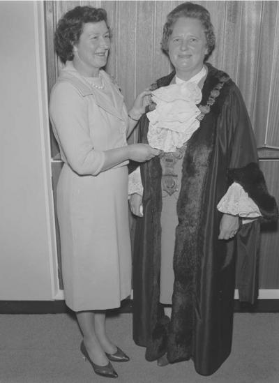Chelsea Mayor and Mayoress, 1962 [picture].