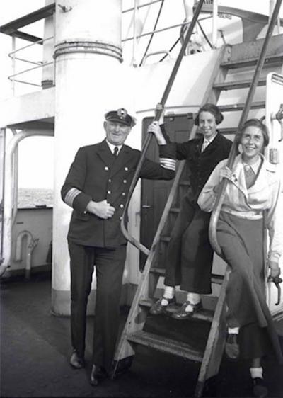 On board the Wuppertal from left: “Wuppertal” Captain Valentin Wenk, Dorothea, Anne [picture].