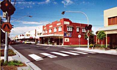 Parkdale Shopping Centre on Como Parade West with pedestrian crossing [Picture].