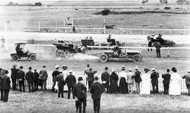 RACV Club racing vintage cars at Aspendale Race Course, c1915 [picture].