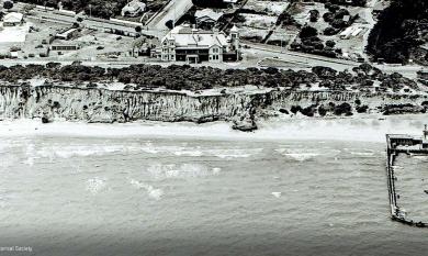 Aerial photograph of Mentone Baths and Foreshore, 1929 [picture].