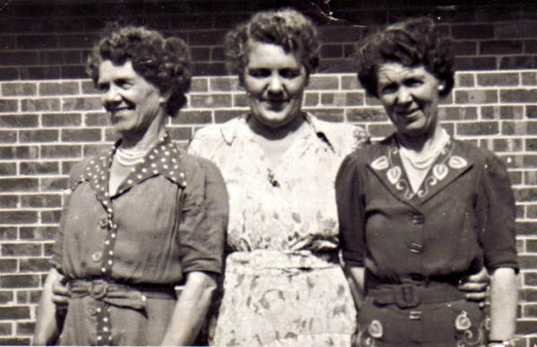 The Nuttall sisters, Marjorie, Freda and Adeline [picture].