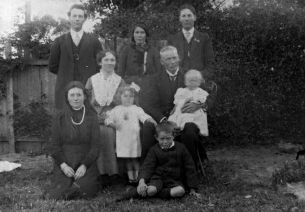 Wilson family at Spotswood. Rear Alexander, Mary, Arthur; centre Grace, Sydney; front Muriel, Isabel, James on father's knee and Maxwell [picture].