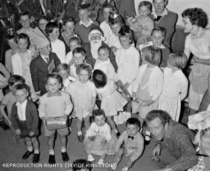 Christmas party for children at Standard News [picture].