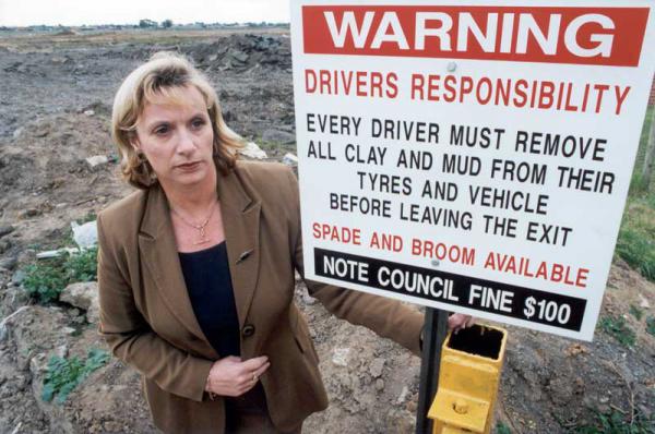 Robyn McLeod, Labor candidate, protests about Braeside Dump site, 1998 [picture].