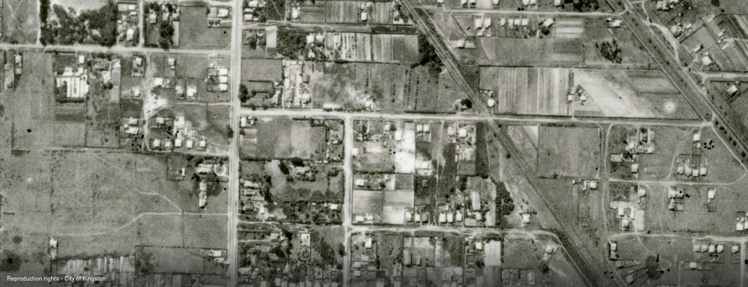 Aerial view of Latrobe Street, Mentone [picture].